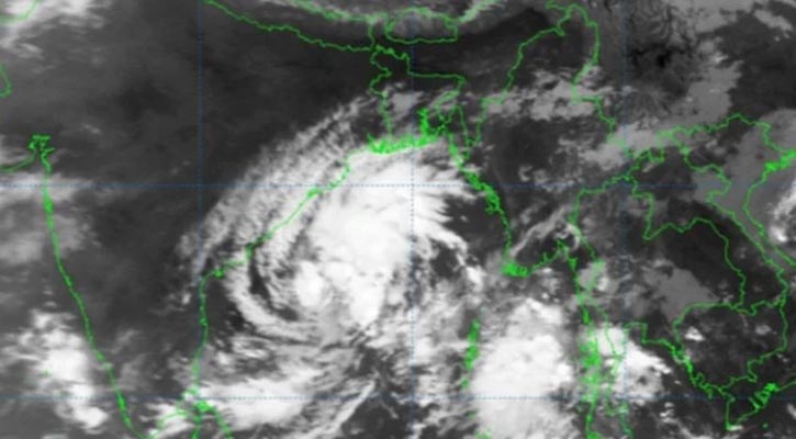 In the Bay of Bengal, a previously deep depression has now intensified, evolving into a cyclone, named 'Hamun.'